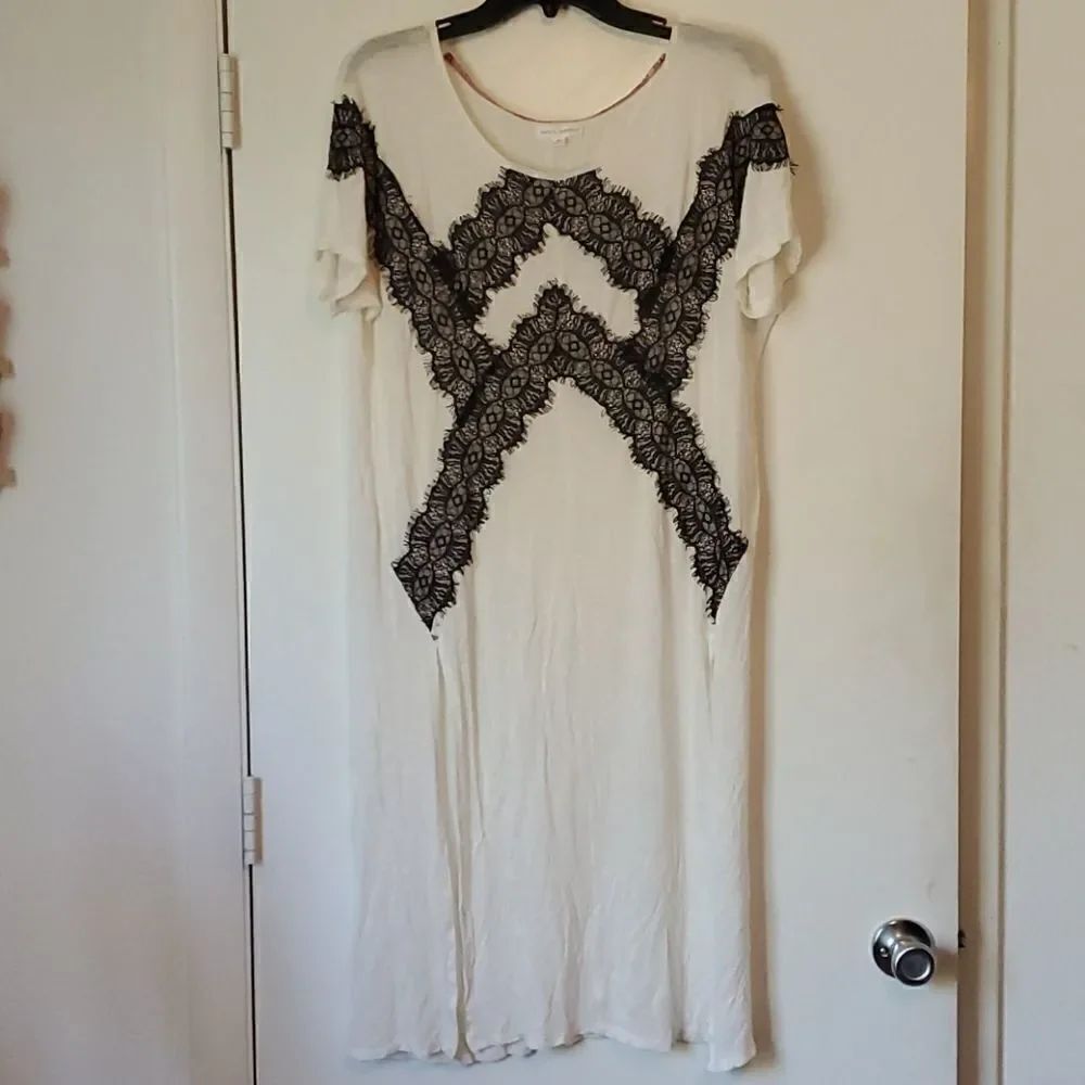 Coco + Jaimeson Tunic Top with Lace Detail